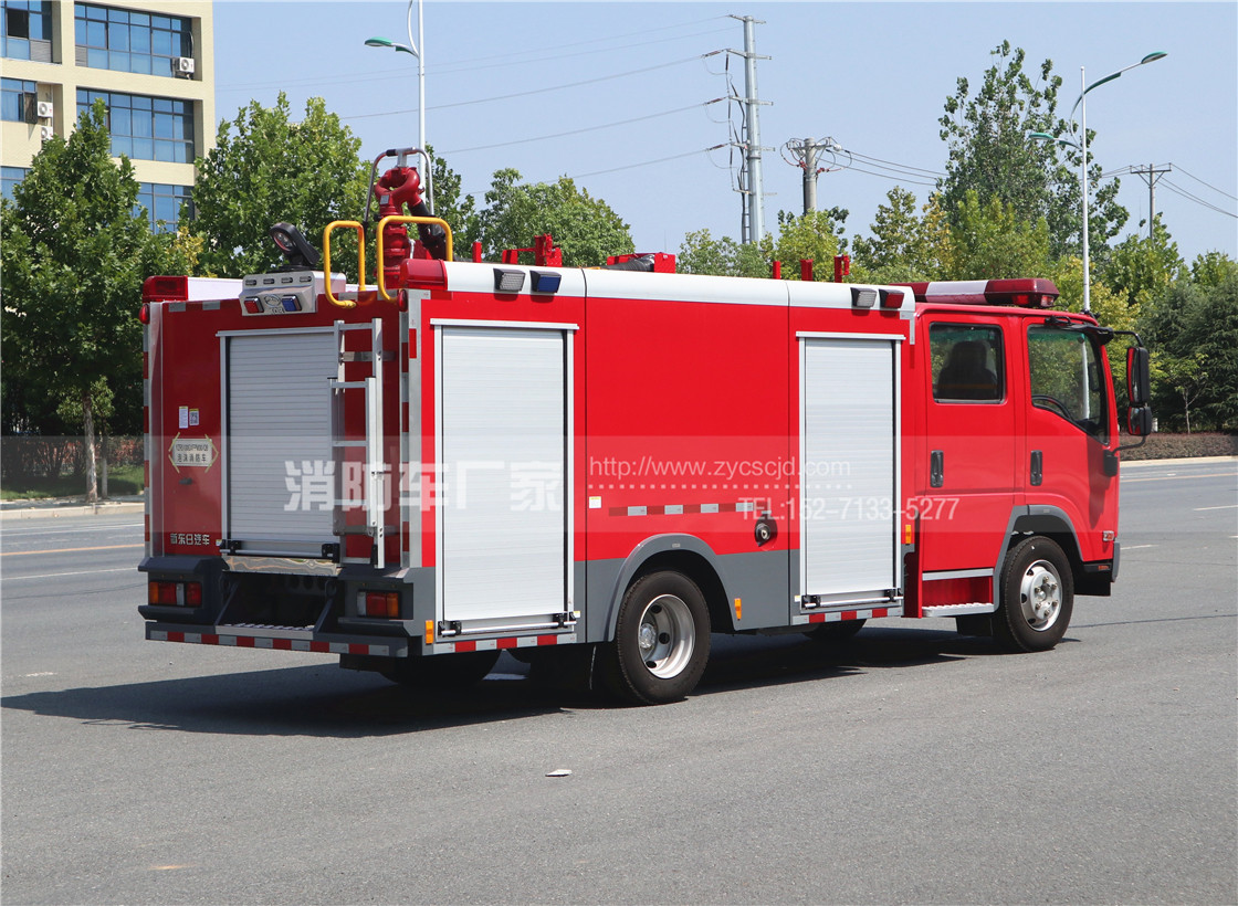 ����ʮ⏡�700P 3.5��ˮ������܇